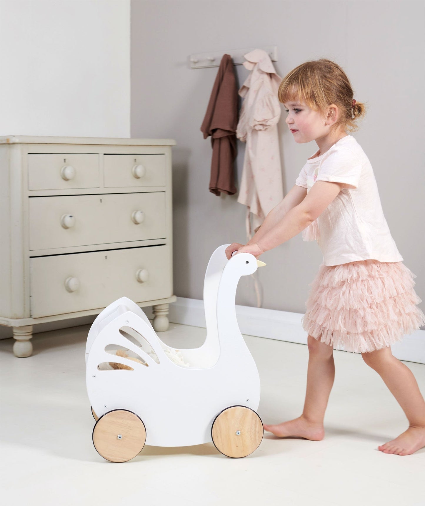 Sweet Swan Pram - Toby Tiger UK Retail