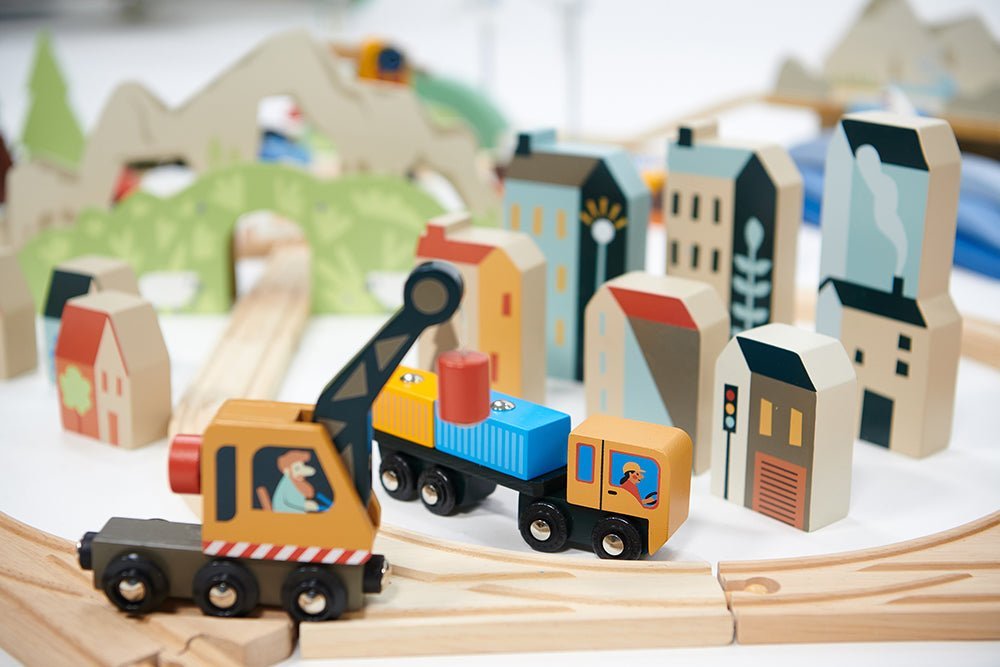 Mountain View Train Set - Toby Tiger UK Retail